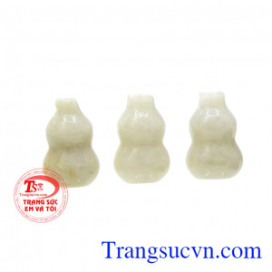 Chính vì thế mà nhiều khách hàng lựa chọn sản phẩm để tặng cho người lớn tuổi, như lời cầu chúc sức khỏe và trường thọ. Hồ lô cẩm thạch đẹp