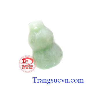 Hồ lô cẩm thạch tài lộc được chế tác từ ngọc cẩm thạch thiên nhiên.