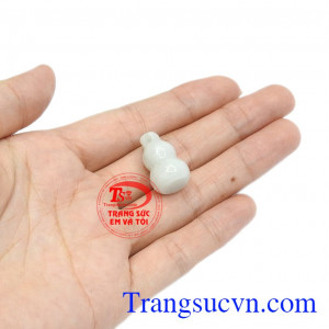 Sản phẩm hợp mệnh, mang đến may mắn và tài lộc cho người dùng. Hồ lô ngọc cẩm thạch