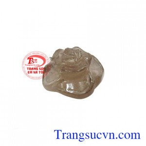 Không những vậy trong phong thủy, hoa hồng là loài hoa thơm thu hút năng lượng tích cực giúp tinh thần người dùng tràn đầy năng lượng, luôn tươi mới mang đến cuộc sống thư thái, hạnh phúc.