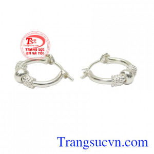 Hoa tai bạc xinh yêu nhận đặt chế tác theo yêu cầu, giao hàng nhanh trên toàn quốc.