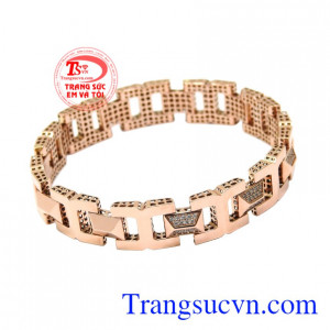 Trang sức vàng hồng hiện nay đang là xu hướng trang sức được giới trẻ đặc biệt yêu thích.
