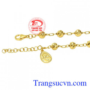 Lắc tay này sẽ là sự lựa chọn hoàn hảo dành cho những cô nàng theo phong cách nhẹ nhàng, nữ tính.