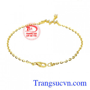 Chỉ với một chiếc lắc nhỏ xinh cũng đủ giúp các cô gái tự tin hơn và thanh lịch hơn rồi.