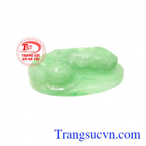 Với sản phẩm này, người dùng có thể bọc vàng hoặc bạc để làm trang sức công giáo. Mặt cẩm thạch Đức Mẹ Maria