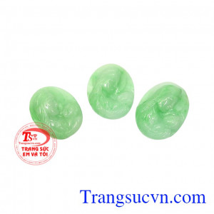 Được chế tác từ ngọc cẩm thạch thiên nhiên sang trọng, có thể làm quà tặng cho người thân và bạn bè. Mặt cẩm thạch Đức Mẹ Maria