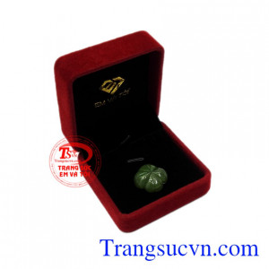 Mặt cỏ bốn lá nephrite đẹp