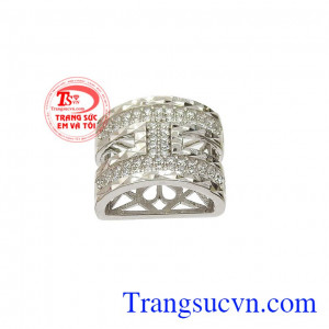 Mặt dây nữ chữ H thời trang được nhập khẩu từ Hàn Quốc.