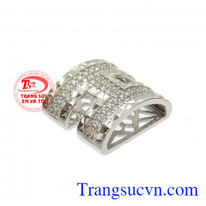 Thiết kế lạ mắt, trẻ trung và cá tính, thích hợp với nhiều độ tuổi. Mặt dây nữ chữ H thời trang