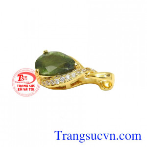 Mặt dây Sapphire thanh lịch nhận đặt chế tác.