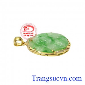 Chiếc mặt dây này là món trang sức phổ biến được nhiều tín đồ theo đạo công giáo sử dụng nhiều.