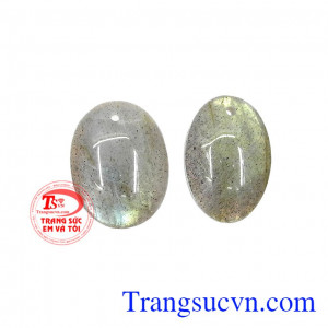 Không chỉ làm trang sức mà đá xà cừ còn có tác dụng hỗ trợ và điều trị một số bệnh về đường hô hấp. Mặt labradorite độc đáo