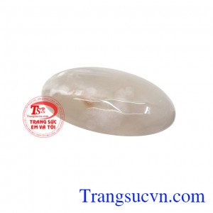 Tại châu Âu, mã não được biết đến là biểu tượng của sức khỏe,sự trường thọ và hưng thịnh. Mặt mã não thiên nhiên đẹp