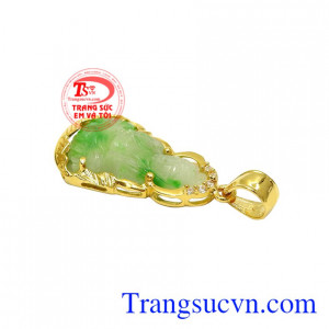 Kết hợp cùng ngọc cẩm thạch thiên nhiên chứa nguồn năng lượng dồi dào, là lựa chọn tuyệt vời làm lá bùa hộ mệnh cho mỗi người