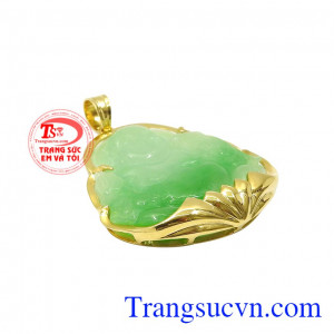 Với thiết kế nam tính, hợp phong thủy giúp phái mạnh thêm tự tin và thể hiện phong cách. Mặt phật di lặc jadeite an khang