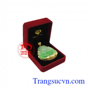 Ngoài ra, sản phẩm chạm khắc từ ngọc cẩm thạch thiên nhiên còn mang đến tài lộc, thịnh vượng và bình an cho người mệnh mộc, mệnh hỏa. Mặt phật di lặc jadeite an khang