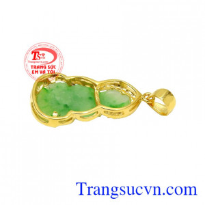 Vì thế mọi người thường đeo Phật Quan Âm bên người như là lá bùa hộ mệnh cho bản thân