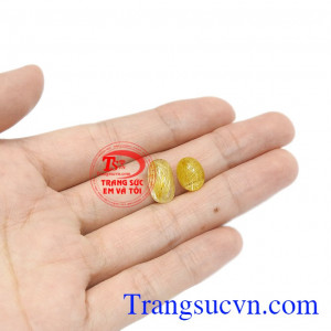 Mặt thạch anh tóc vàng đẹp có thể bọc vàng hoặc bạc để làm trang sức phong thủy. 