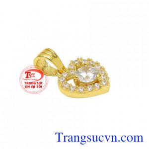 Chiếc mặt dây này sẽ là món quà ý nghĩa, nhỏ xinh dành tặng cho một nửa yêu thương.