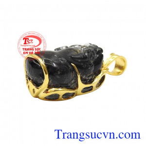 Sản phẩm sẽ là món quà mang ý nghĩa hợp phong thủy để dành tặng người thân, đối tác làm ăn hay đồng nghiệp.