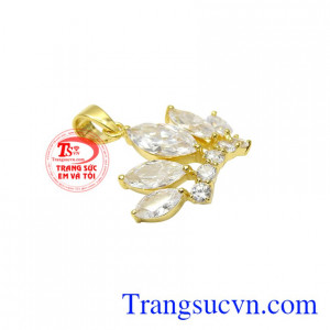Mặt vương miện nữ hoàng.