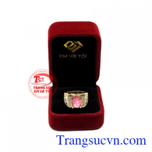 Nhẫn nam ruby sao ấn tượng nam tính.