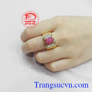 Nhẫn nam ruby sao ấn tượng.