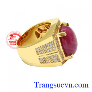 Trong phong thủy, đá ruby là viên đá hộ mệnh cho người sinh tháng 7, đem đến may mắn và tài lộc cho người dùng.