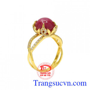 Nhẫn nữ ruby sao thanh tú kiểu dáng mềm mại, tinh tế.