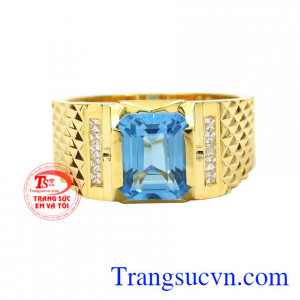 Thân nhẫn được thiết kế với hình khối sang trọng và phong cách khiến cho chiếc nhẫn trở nên thời thượng hơn.
