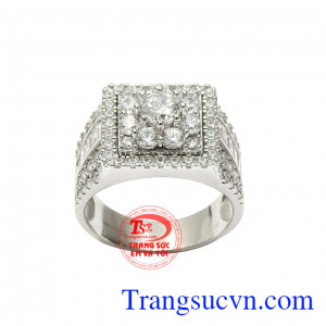 Đây chính là chiếc nhẫn mong chờ dành cho phái mạnh, giúp các chàng trai toát lên được vẻ lịch lãm và điển trai.