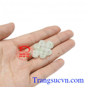 Sản phẩm được giao hàng trên toàn quốc. Nút thắt may mắn ngọc cẩm thạch