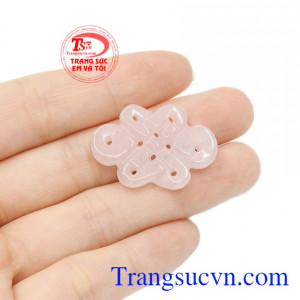 Lấy cảm hứng từ đó các nhà chế tác đã tạo nên một sản phẩm hợp phong thủy.