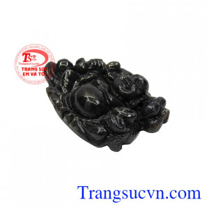 Sản phẩm còn được chế tác hình phật Di Lặc giúp mang đến bình an, thịnh vượng, phú quý.