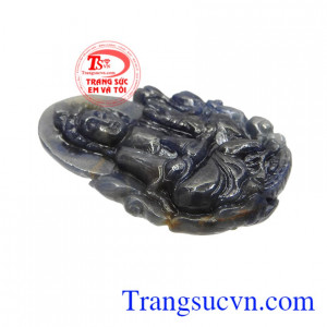 Vị phật này khiến trong tâm mỗi người thanh tịnh hơn giúp xoa dịu những nỗi đau, hay sự lo lắng của cuộc sống bộn bề.