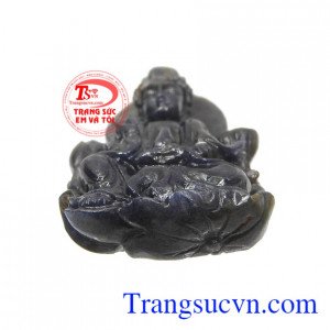 Phật Quan Âm saphir cát khí phù hợp cho người mang mệnh Thủy và mệnh Mộc.