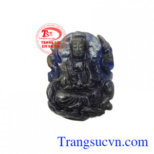 Phật Quan Âm saphir hạnh phúc có thể bọc vàng hay bạc để làm mặt dây đeo vừa sang trọng vừa mang đến may mắn.