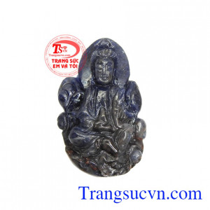 Phật Quan Âm saphir tịnh tâm được chế tác tinh tế từ đá saphir thiên nhiên.