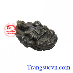 Phật Quan Âm được biết đến trong lòng chúng sinh là một vị Phật với nụ cười hiền từ, lòng từ bi, bác ái.