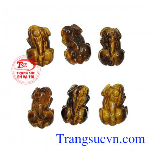 Tỳ hưu mắt hổ hút tài lộc có thể làm mặt dây hoặc mặt nhẫn. 