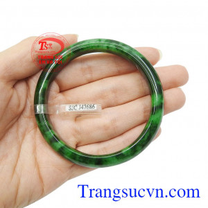 Sản phẩm phù hợp để làm quà tặng cho bà, cho mẹ. Vòng cẩm thạch an nhiên