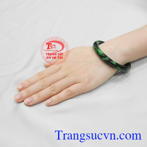 Sản phẩm có giấy kiểm định đá quý uy tín. Vòng cẩm thạch thịnh vượng