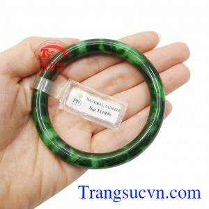 Những năng lượng tích tụ qua rất nhiều năm sẽ mang đến sự may mắn và tài lộc cho người dùng. Vòng cẩm thạch thịnh vượng