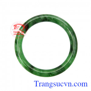Đây là loại ngọc quý được rất nhiều khách hàng yêu thích và lựa chọn. Vòng ngọc jadeite đẹp