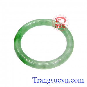Vòng ngọc jadeite như ý dành riêng cho người mệnh hỏa và mệnh mộc.