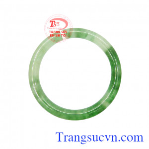 Mỗi loại đá quý thì đều mang ý nghĩa riêng và ngoc cẩm thạch cũng vậy. Vòng ngọc jadeite phú quý