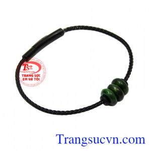 Chiếc vòng tay này có tác dụng tích cực đối với hoạt động của tim, cân bằng huyết áp động mạch.