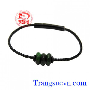 Do đó sản phẩm này được rất nhiều người yêu thích và ưa chuộng.