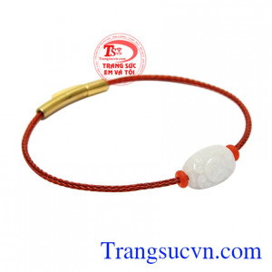 Người ta tin rằng, ngọc cẩm thạch chứa nhiều nguồn năng lượng tích cực sẽ giúp cho gia chủ có thật nhiều may mắn và sức khỏe dồi dào.