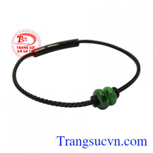 Chiếc vòng tay này là vật phẩm phong thủy vừa tốt cho sức khỏe còn mang lại may mắn và tài lộc cho chủ nhân.